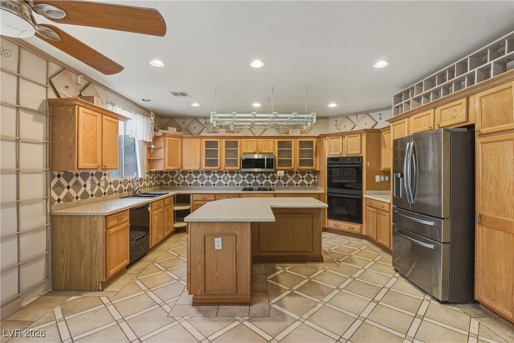 Image 14 of property listing at 504 Sunrise Villa Drive, Las Vegas, NV 89110