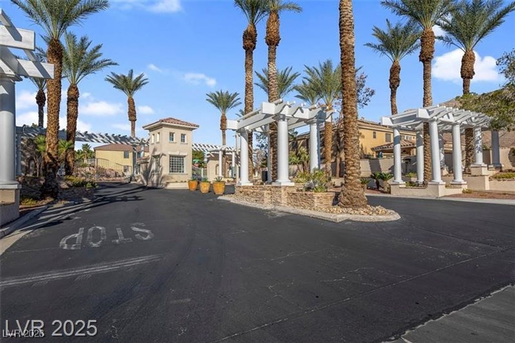 Image 5 of property listing at 504 Sunrise Villa Drive, Las Vegas, NV 89110