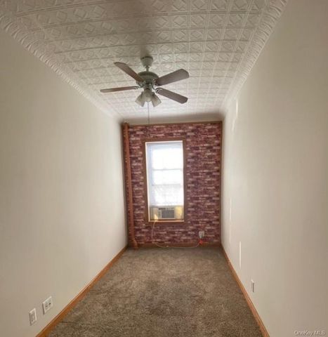 300 N 8th Street, Brooklyn, NY 11211