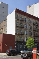 300 N 8th Street, Brooklyn, NY 11211