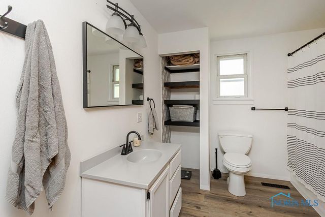 5951 Livingston Drive, Toledo, OH 43613