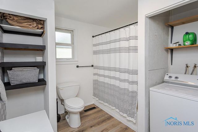 5951 Livingston Drive, Toledo, OH 43613