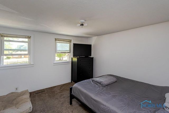 5951 Livingston Drive, Toledo, OH 43613