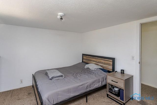 5951 Livingston Drive, Toledo, OH 43613