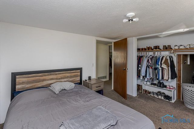 5951 Livingston Drive, Toledo, OH 43613