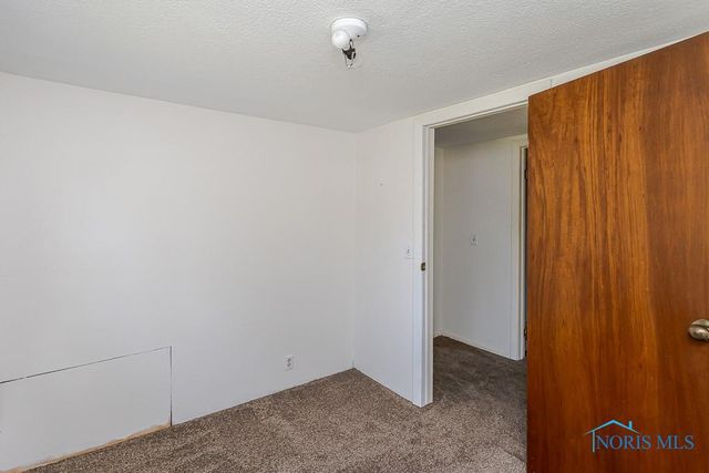 5951 Livingston Drive, Toledo, OH 43613