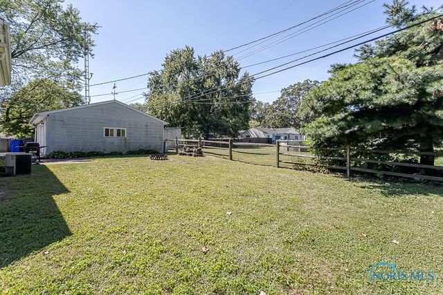 5951 Livingston Drive, Toledo, OH 43613