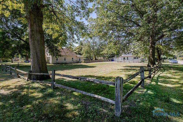 5951 Livingston Drive, Toledo, OH 43613