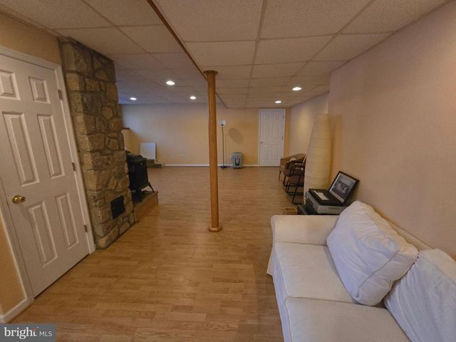 2276 S VALLEY FORGE RD, Lansdale, PA 19446