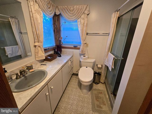 2276 S VALLEY FORGE RD, Lansdale, PA 19446