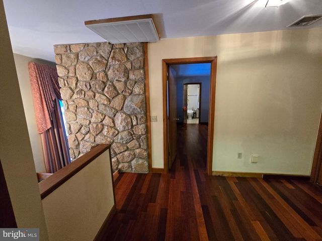 2276 S VALLEY FORGE RD, Lansdale, PA 19446