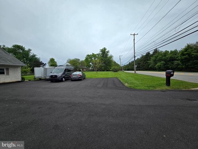 2276 S VALLEY FORGE RD, Lansdale, PA 19446