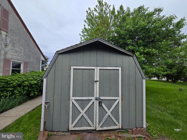 2276 S VALLEY FORGE RD, Lansdale, PA 19446
