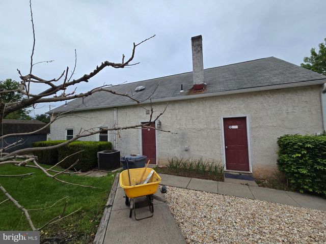 2276 S VALLEY FORGE RD, Lansdale, PA 19446