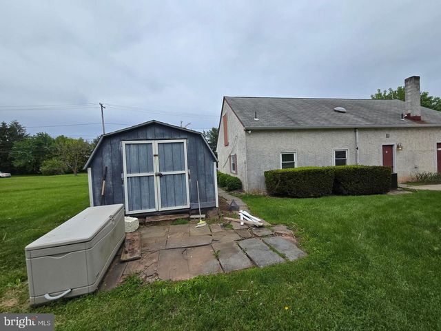 2276 S VALLEY FORGE RD, Lansdale, PA 19446