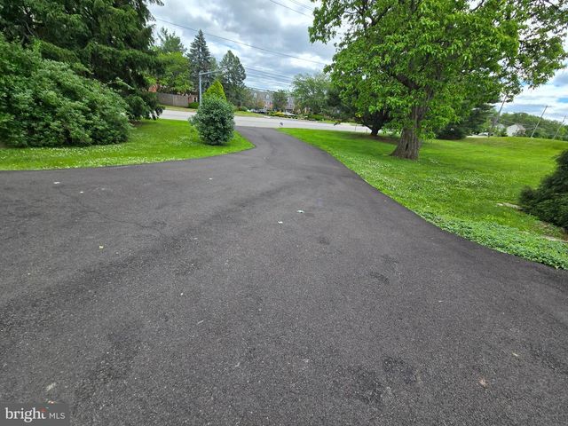 2276 S VALLEY FORGE RD, Lansdale, PA 19446