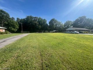 9400 Glen Cross Drive, Kernersville, NC 27284