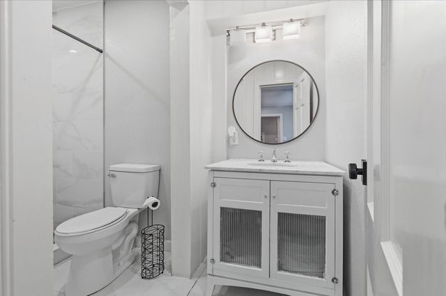 2614 Roanoke Avenue, Dallas, TX 75235