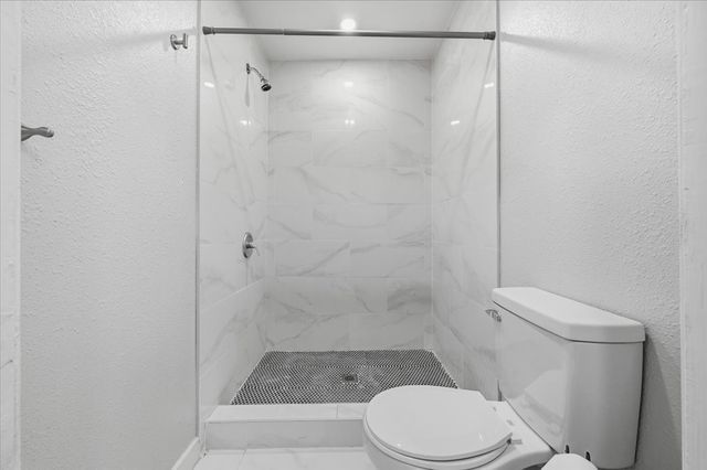 2614 Roanoke Avenue, Dallas, TX 75235