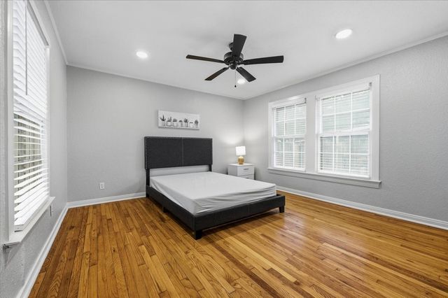 2614 Roanoke Avenue, Dallas, TX 75235