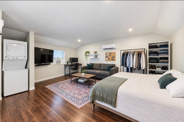 2614 Roanoke Avenue, Dallas, TX 75235
