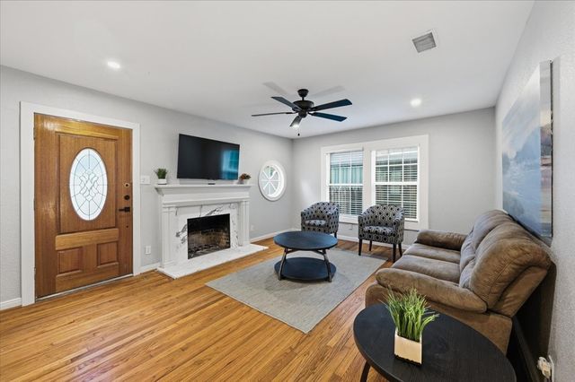 2614 Roanoke Avenue, Dallas, TX 75235