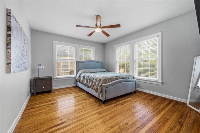 2614 Roanoke Avenue, Dallas, TX 75235