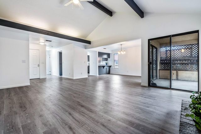 929 Barnett Way, Madera, CA 93637