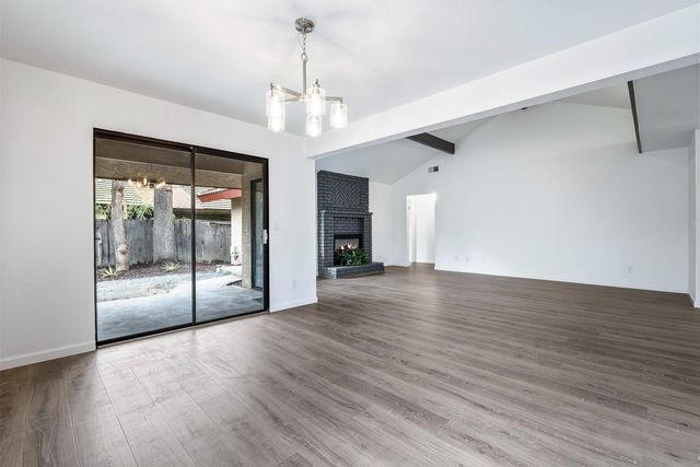 929 Barnett Way, Madera, CA 93637