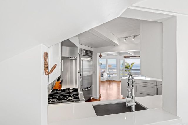 1641 Crespo, La Jolla, CA 92037