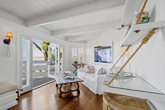 1641 Crespo, La Jolla, CA 92037