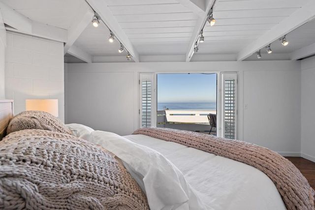 1641 Crespo, La Jolla, CA 92037