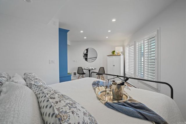 1641 Crespo, La Jolla, CA 92037