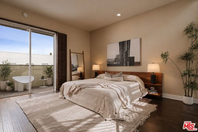 1524 11th Street E, Santa Monica, CA 90401