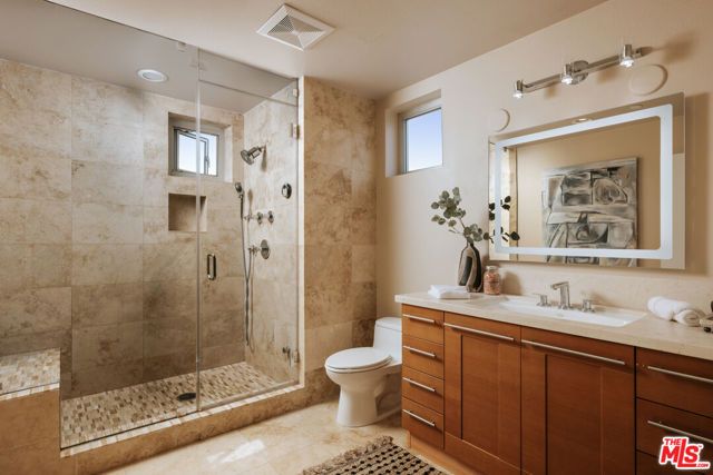 1524 11th Street E, Santa Monica, CA 90401