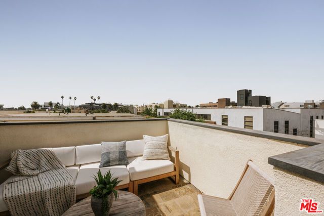 1524 11th Street E, Santa Monica, CA 90401