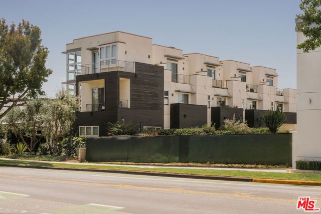 1524 11th Street E, Santa Monica, CA 90401