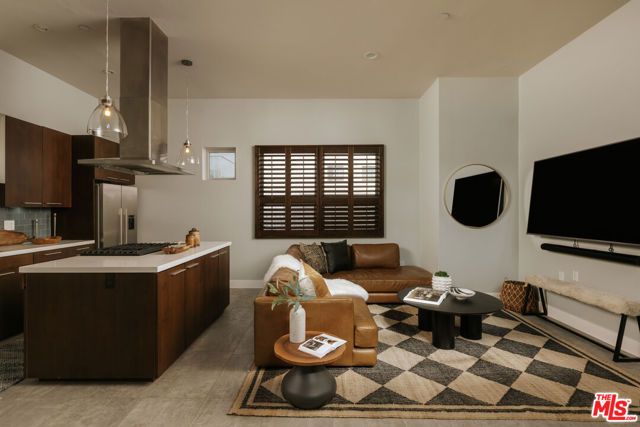 1524 11th Street E, Santa Monica, CA 90401