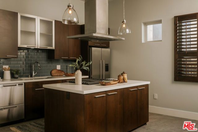 1524 11th Street E, Santa Monica, CA 90401
