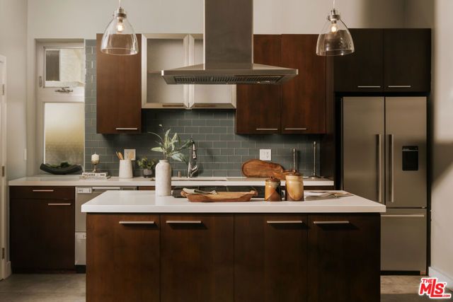 1524 11th Street E, Santa Monica, CA 90401