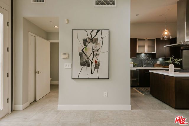 1524 11th Street E, Santa Monica, CA 90401