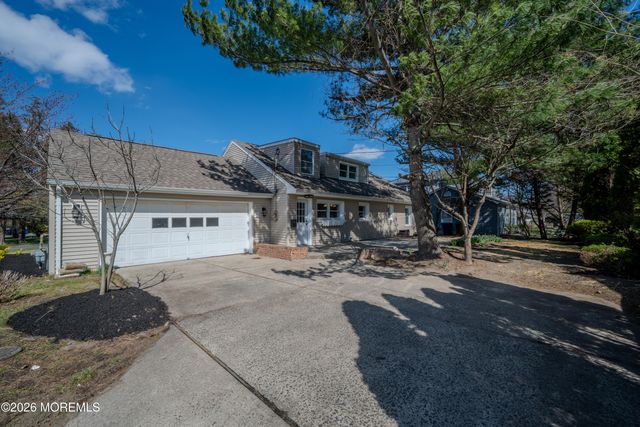 415 Parkview Avenue, Ocean Twp, NJ 07712