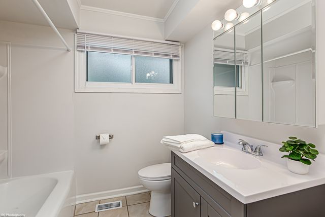 560 Lakewood Boulevard, Park Forest, IL 60466