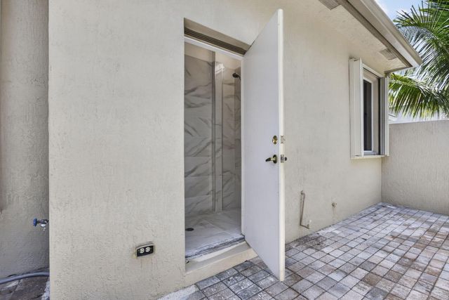 11202 Osprey Lake Lane, Palm Beach Gardens, FL 33412