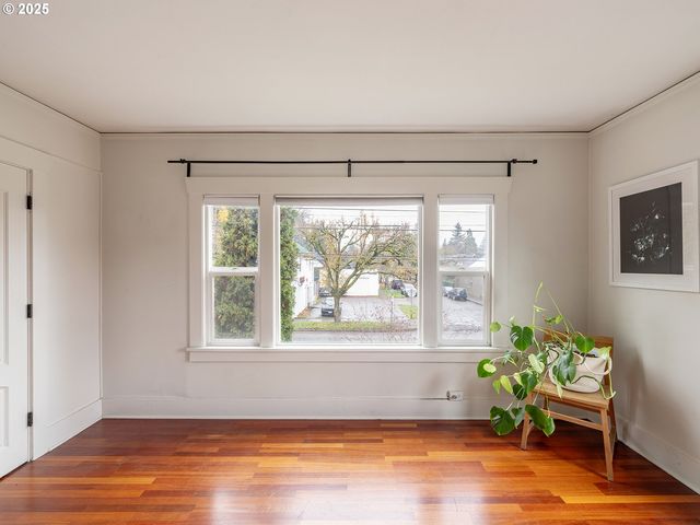 4763 N LOMBARD St 8, Portland, OR 97203