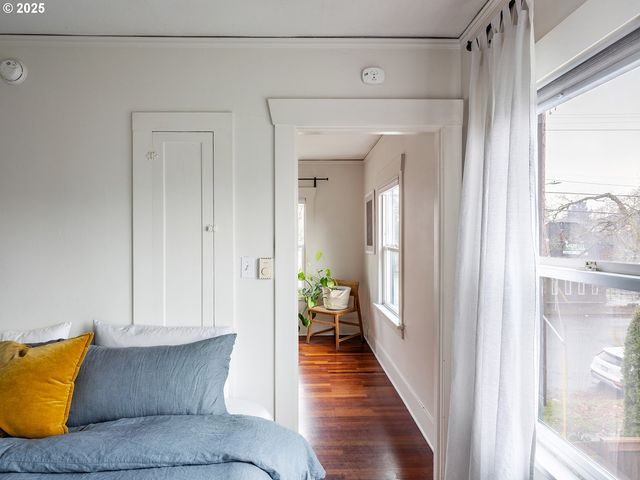 4763 N LOMBARD St 8, Portland, OR 97203