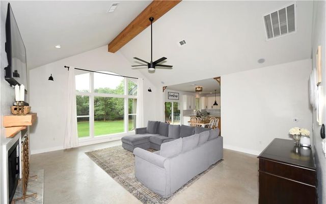 405 Woodlands DR, Bastrop, TX 78602