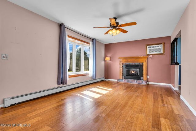 1228 Spray Avenue, Beachwood, NJ 08722
