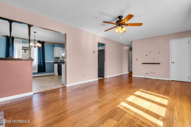 1228 Spray Avenue, Beachwood, NJ 08722