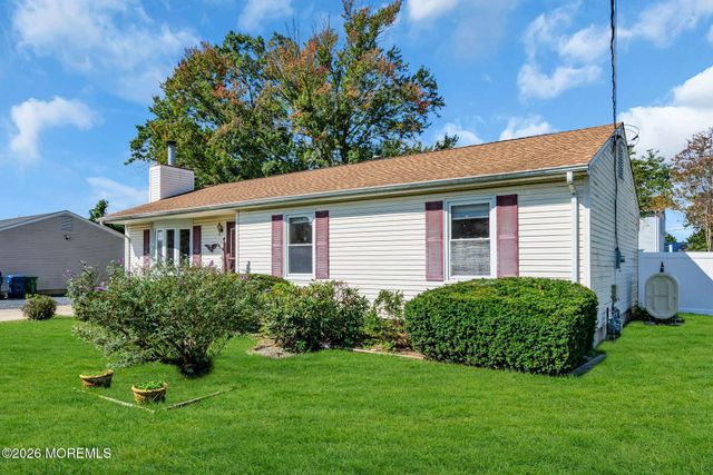 1228 Spray Avenue, Beachwood, NJ 08722
